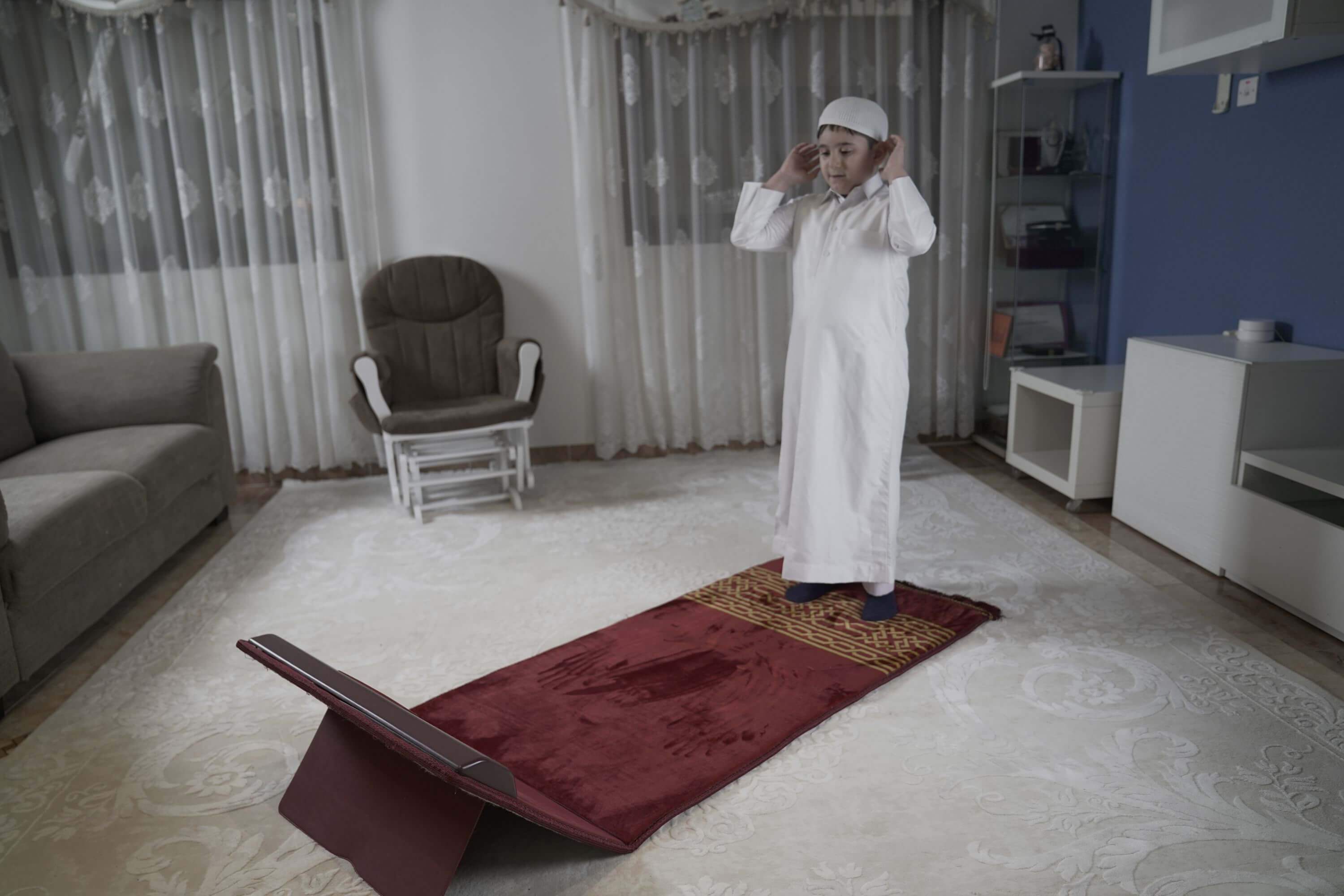 Sajdah: Smart Educational Prayer Rug